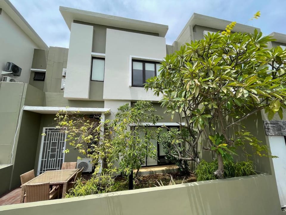 Cosmo Park Town House  Apartment in Jakarta