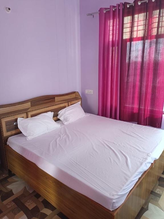 Pine & Sky Guest House Vacation rental in Punjab, India