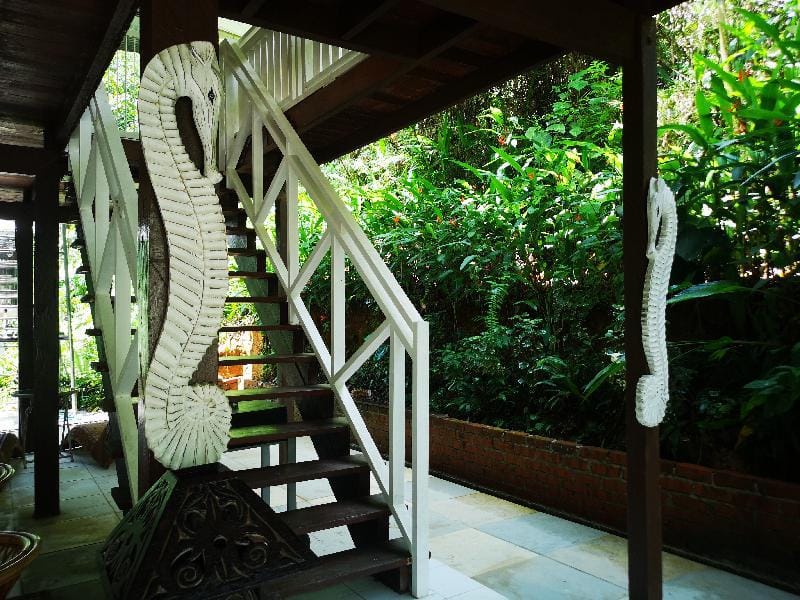 Vintage Borneo Cottage stay with outdoor jacuzzi Villa in Kota Kinabalu