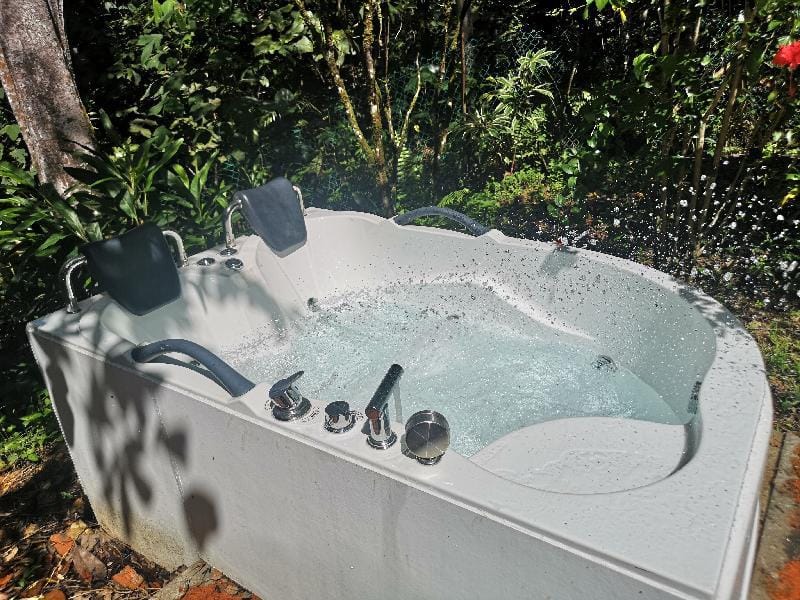 Vintage Borneo Cottage stay with outdoor jacuzzi Villa in Kota Kinabalu