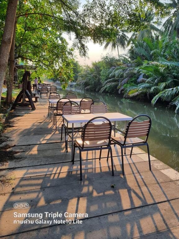 Aioun At Amphawa Apartment in Thailand
