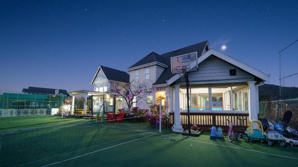 Daebudo Fullhouse Pension Bed and Breakfast in Gyeonggi-do