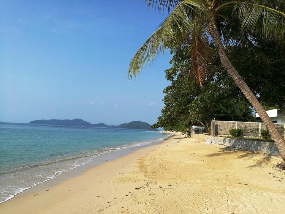 Gorgeous beachfront studio Vacation rental in Ko Samui