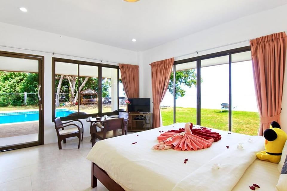 Gorgeous beachfront studio Vacation rental in Ko Samui
