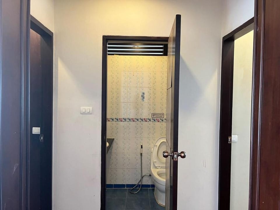 Two Bedroom / perfect stay quite near Bumrungrad Apartment in Bangkok