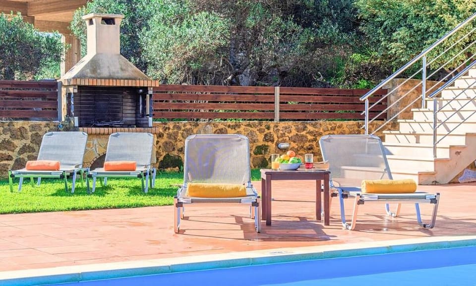Secret Escape Villa with Heated Pool and Jacuzzi Villa in Crete