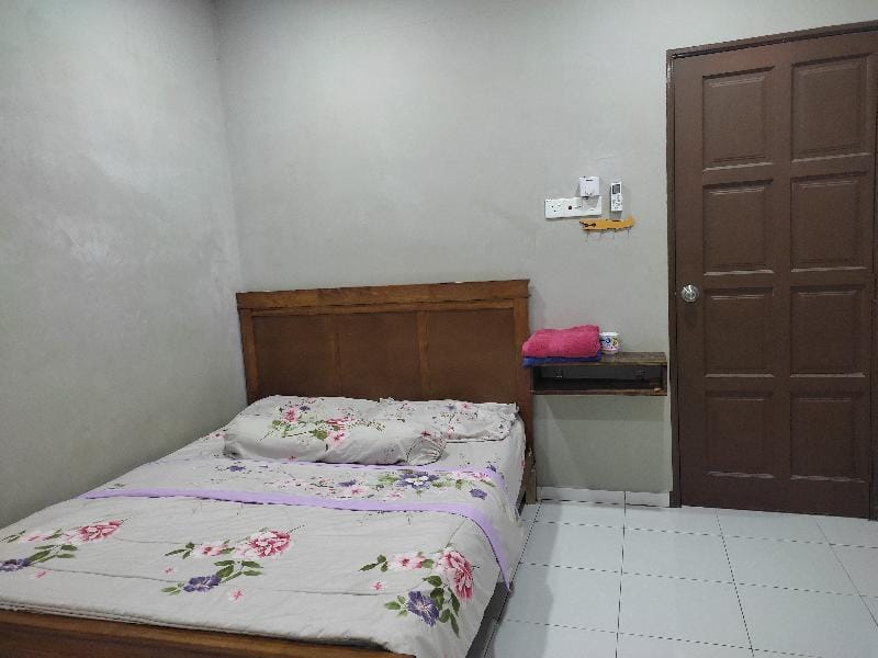 Redzeqy Homestay Melaka (Melaka Baru, Bt Berendam) Vacation rental in Malacca