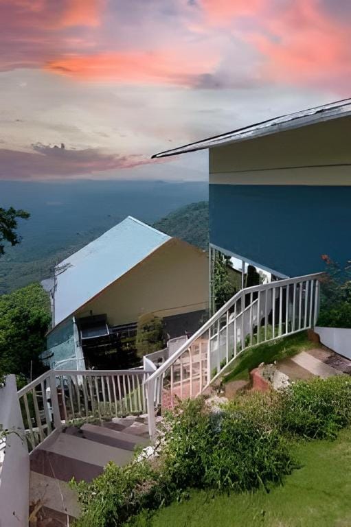 Bright Meadow Dam View Resort Hotel in Kerala