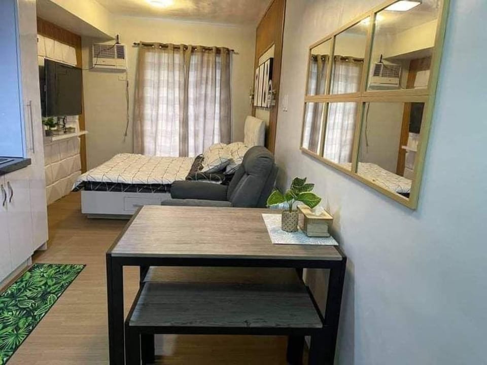 StayPlus Tagaytay Luxe Suite w/ Recliner & Netflix Apartment in Tagaytay
