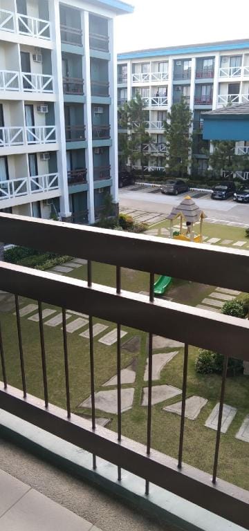 StayPlus Tagaytay Luxe Suite w/ Recliner & Netflix Apartment in Tagaytay