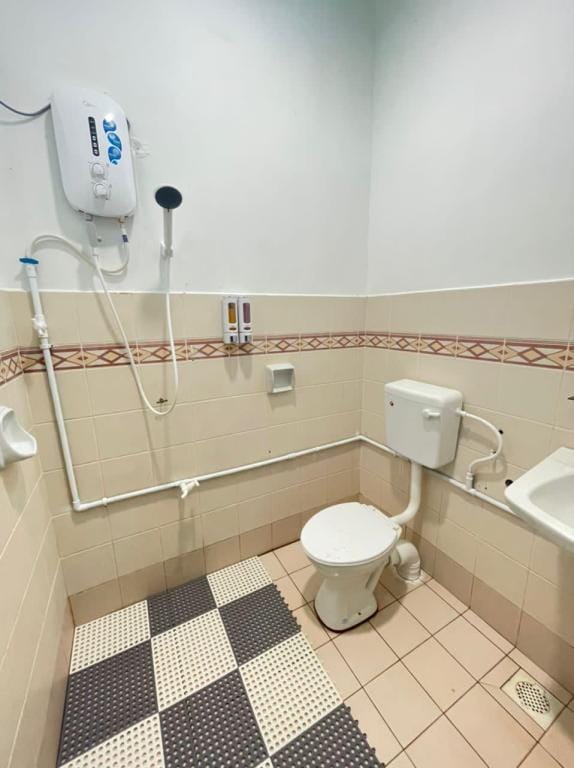 FunkyVila Near IIUM, KMC, TARC NETFLIX Muslim Only Vacation rental in Pahang, Malaysia