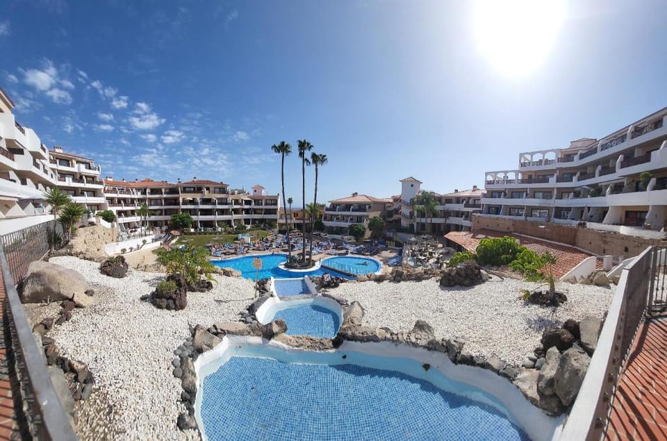 Albatros Park - Amarilla Golf - Heated Pool Apartment in Abona