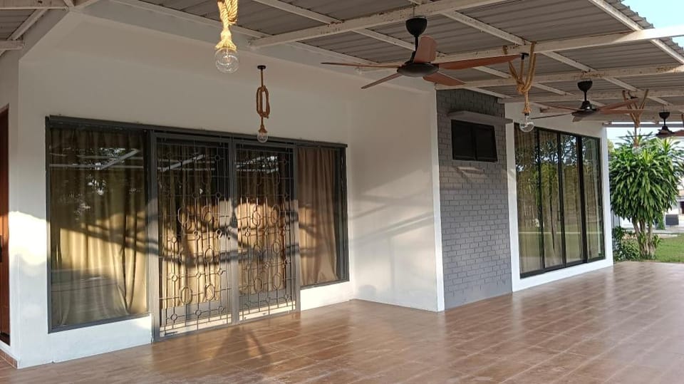 SHORE HOUSE - CENDANA VILLA Vacation rental in Port Dickson