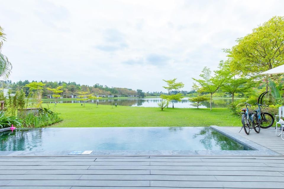 Sol Villa view hồ Flamingo Đại Lải (1PN) Villa in Laos