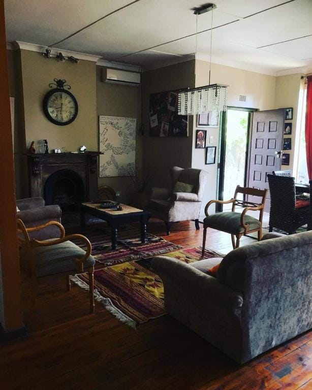 Luxurious JT Comms African Guest Residence  Vacation rental in Sandton