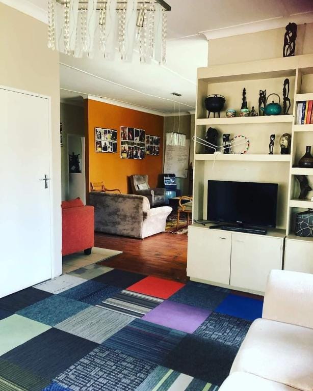 Luxurious JT Comms African Guest Residence  Vacation rental in Sandton