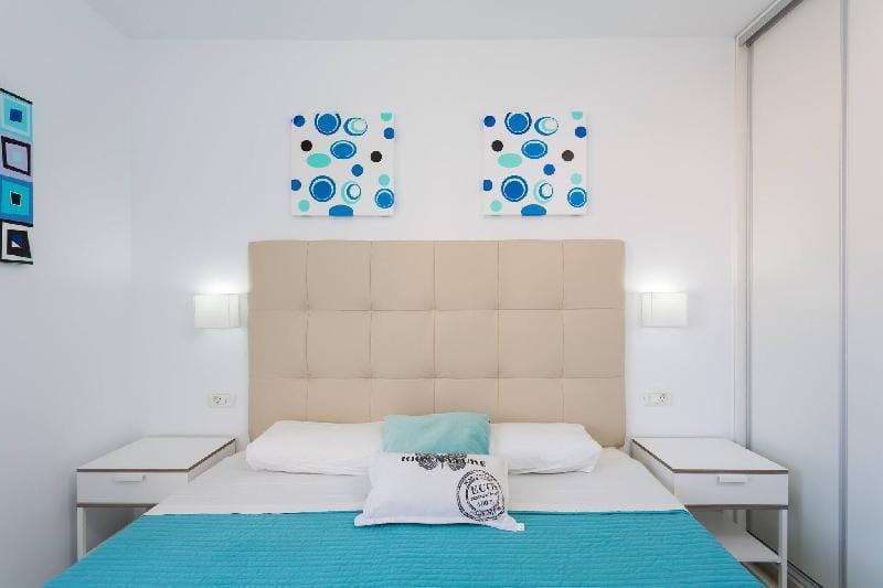 Delicious Los Cristianos,2bdr 2bathr Beachclose Apartment in Los Cristianos
