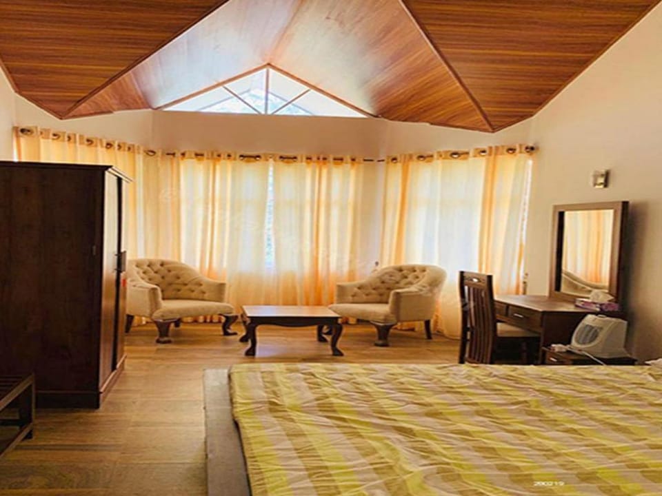 The Royal Crest Holiday Bungalow Villa in Central Province