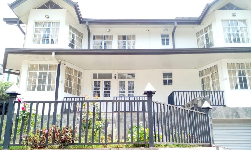 The Royal Crest Holiday Bungalow Villa in Central Province