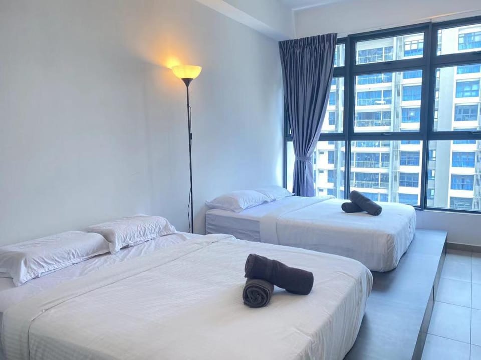 Atlantis-A34-8pax Pool View/5 min To Town JonkerSt Apartment in Malacca