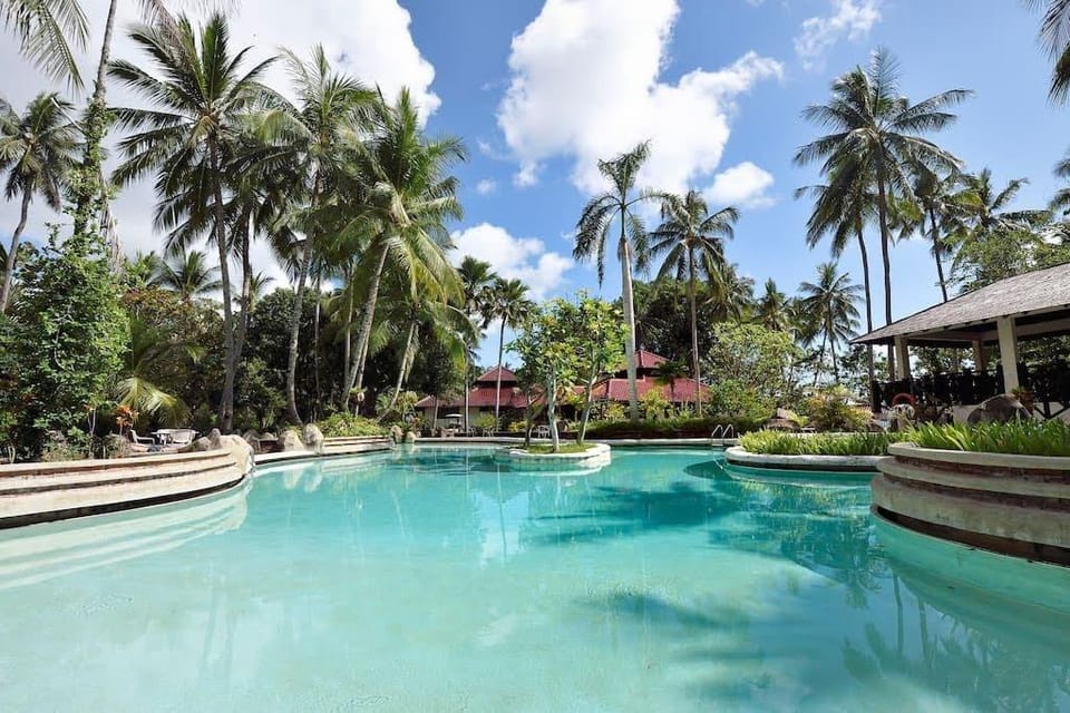 Peaceful Villa in private beach Resort, 5' to Golf Villa in Riau Islands, Indonesia