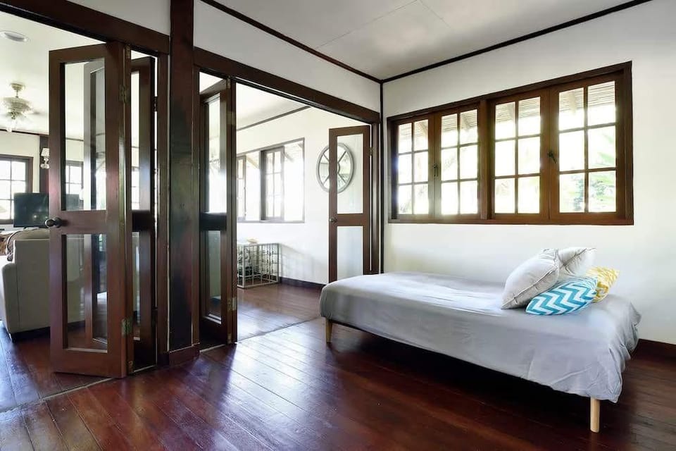 Peaceful Villa in private beach Resort, 5' to Golf Villa in Riau Islands, Indonesia