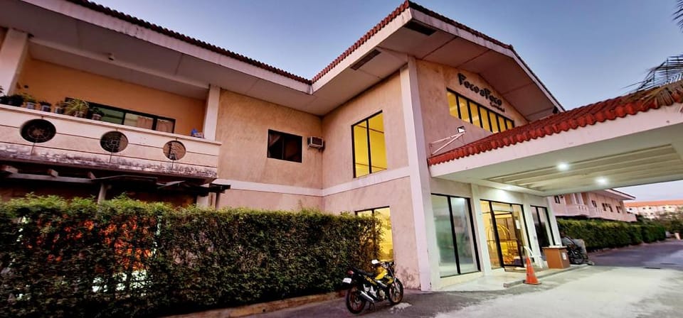 One (1) bedroom condo unit w/ Pool for Big Family Vacation rental in Subic