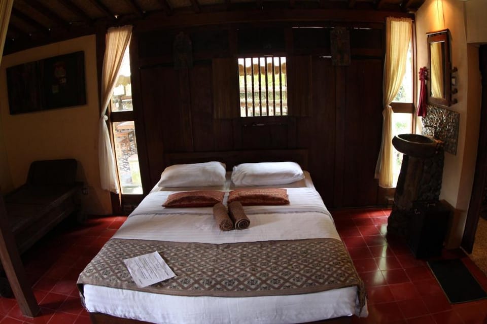 Villa Ndalem Joglo Hinggil  - Entire  Villa in Special Region of Yogyakarta