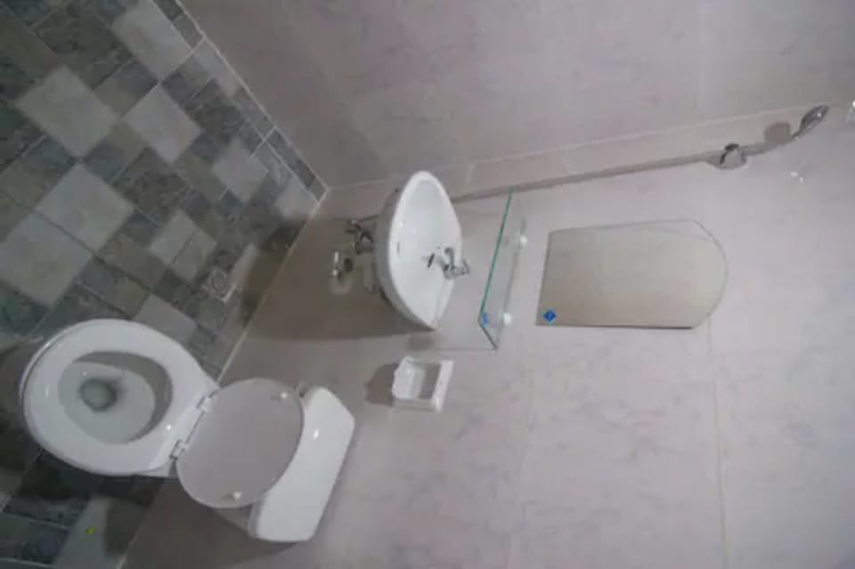 WIFI Family/Ladies Dormitel- 09175420188 Apartment in Quezon City