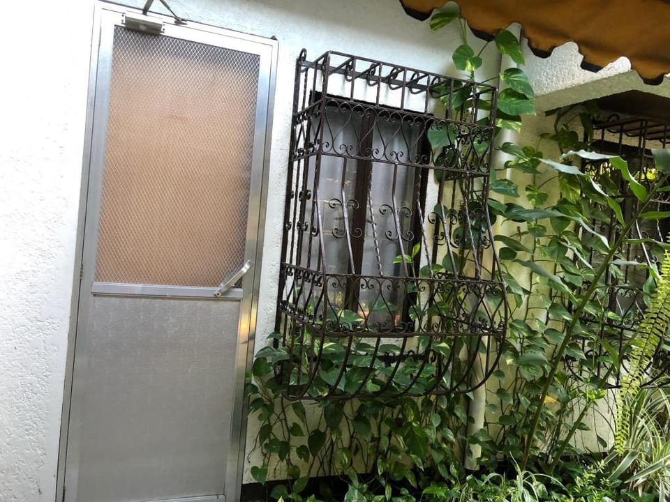 WIFI Family/Ladies Dormitel- 09175420188 Apartment in Quezon City