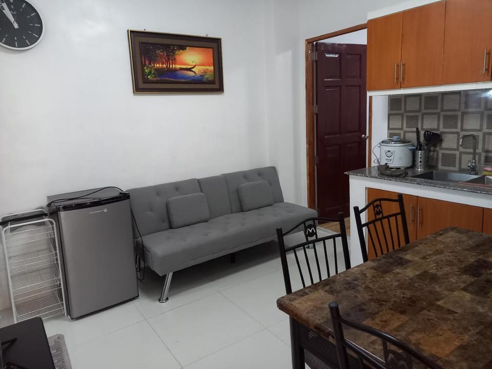 One Bedroom Apartele near Subic Bay and SM Central Vacation rental in Olongapo