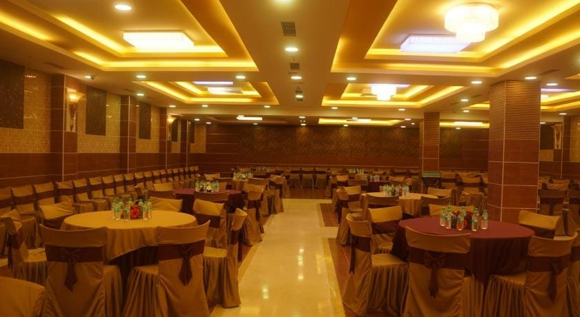 Raaj Bhaavan Clarks Inn, Chennai OMR Hotel in Chennai