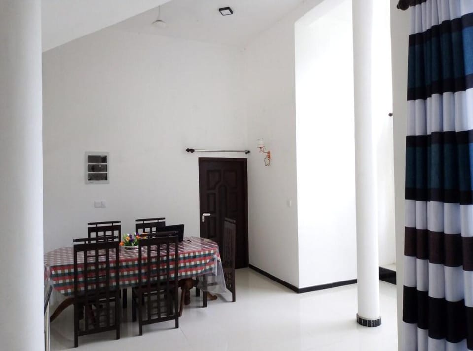 Lake Villa - Lake Front Koggala Villa in Southern Province