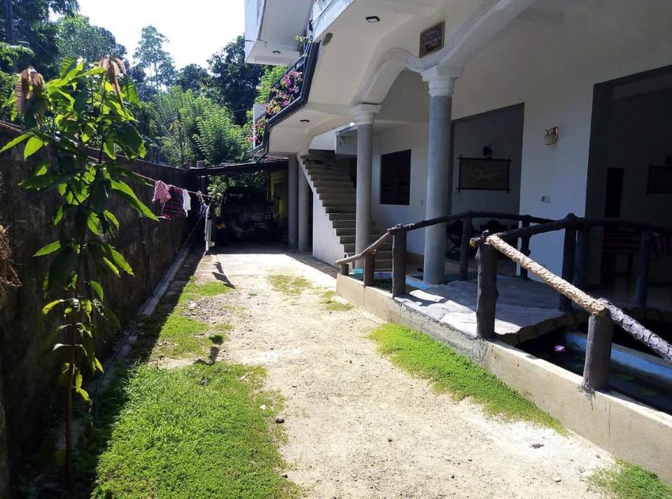 Lake Villa - Lake Front Koggala Villa in Southern Province