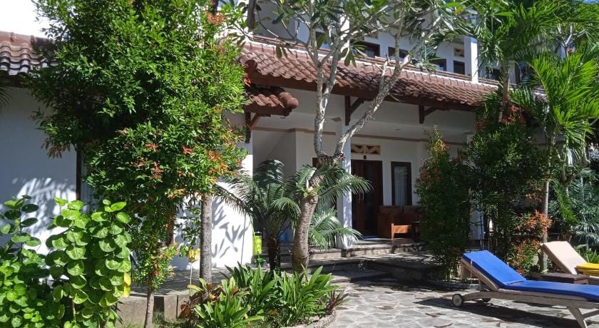 Family House Hotel Kuta Hotel in Pujut