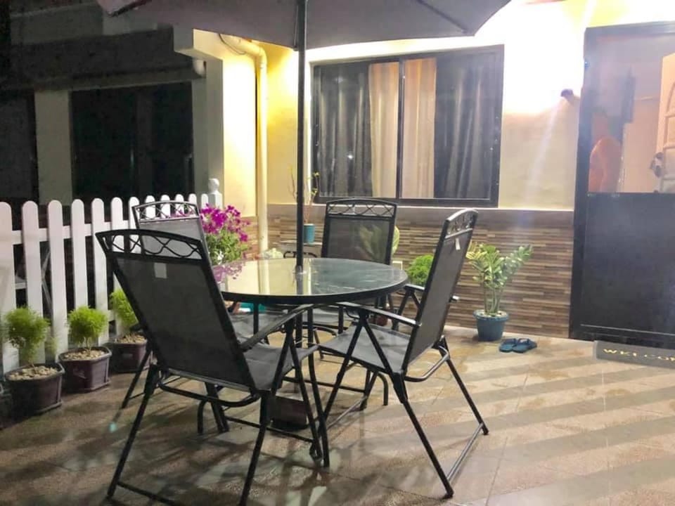 MACKIE’s PLACE UNIT A  (Modern House) Vacation rental in Puerto Princesa