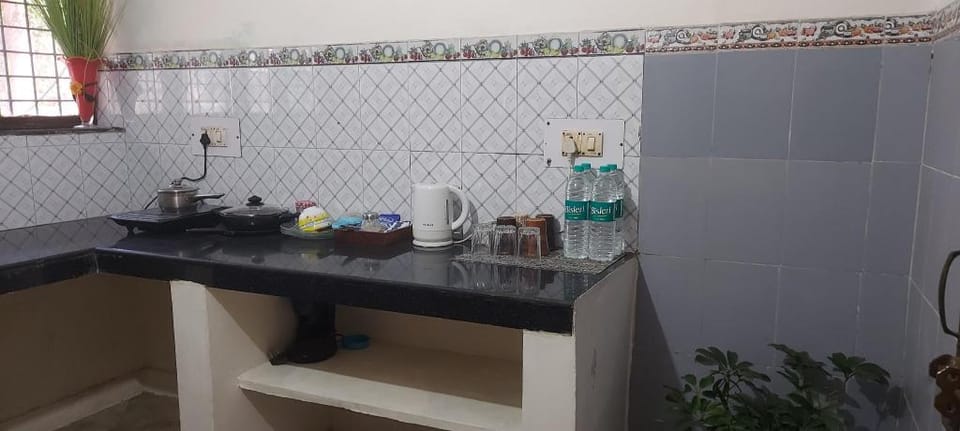 Beautiful 2 Room set with 2 bathrooms and kitchen Apartment in Dehradun