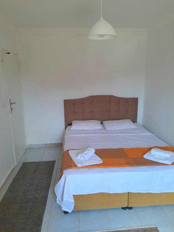 Yiğit apart with a terrace in sea and mountains Apartment in Kas