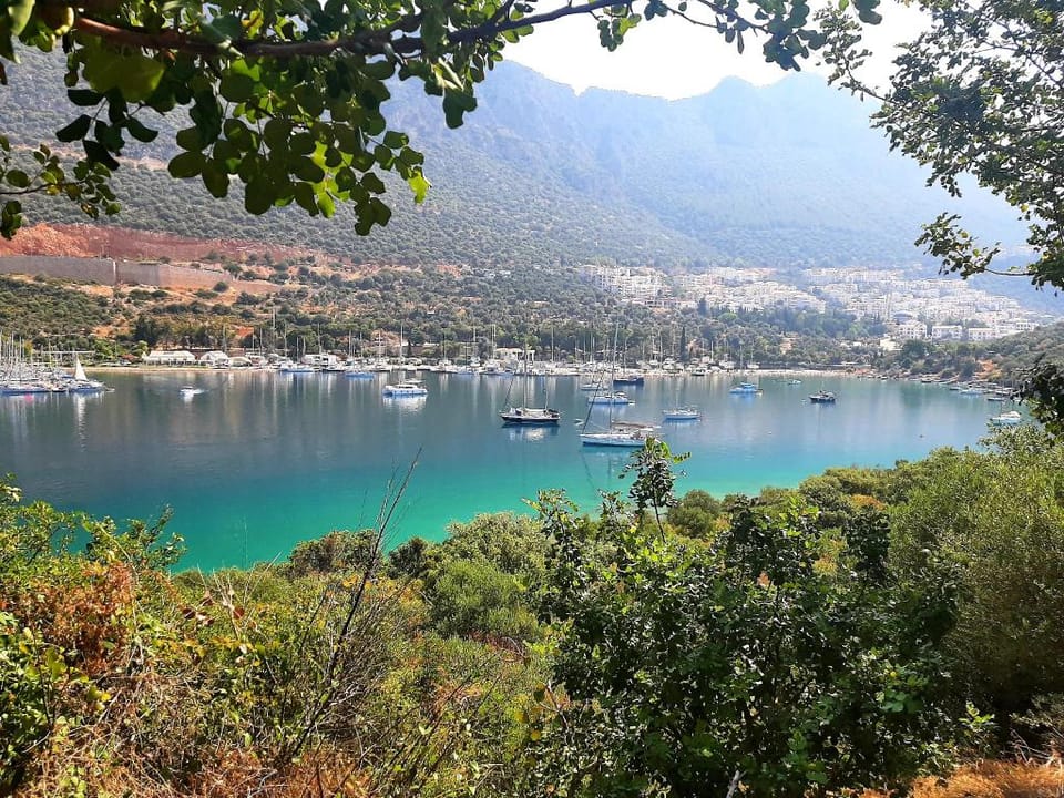 Yiğit apart with a terrace in sea and mountains Apartment in Kas