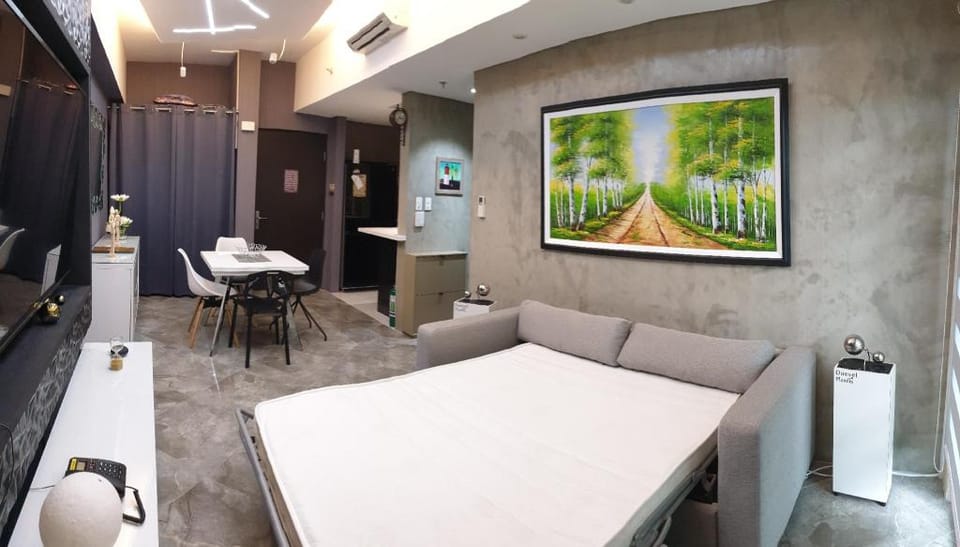 Star Suites @ Bristol Apartment in Muntinlupa