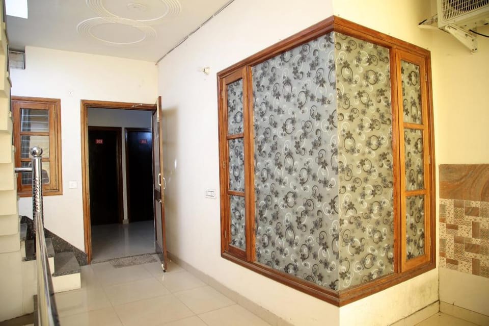 Hotel O Galaxy Stays Hotel in Ludhiana