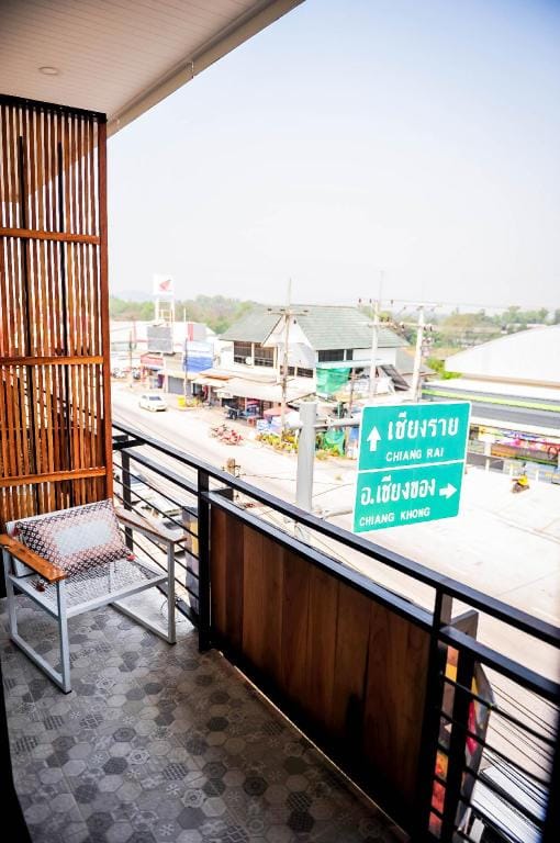 A Night Or Two-Phaya Mengrai (Amphur)  Apartment in Laos