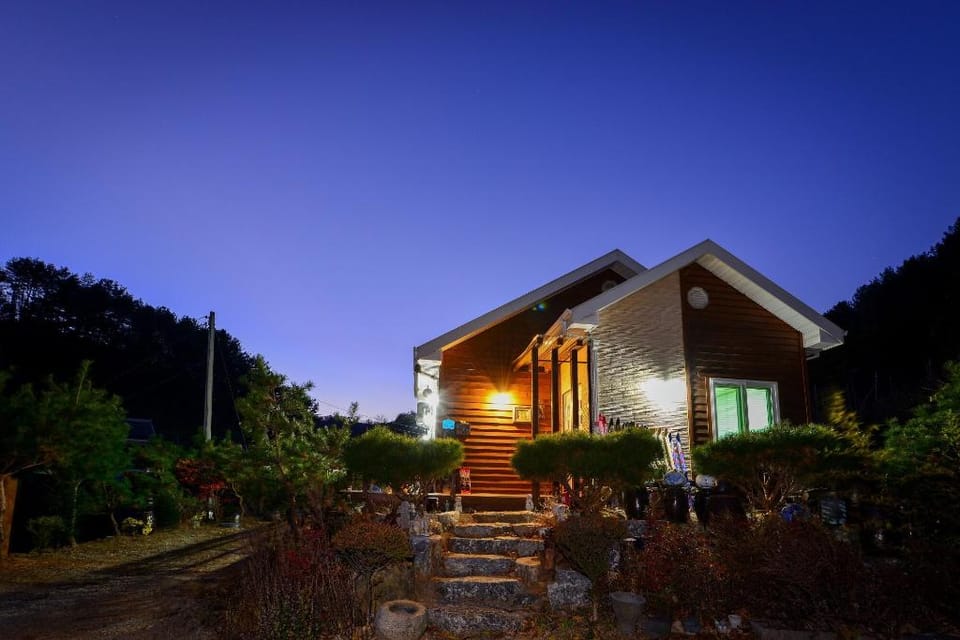 Samaksan Pension Bed and Breakfast in Gyeonggi-do