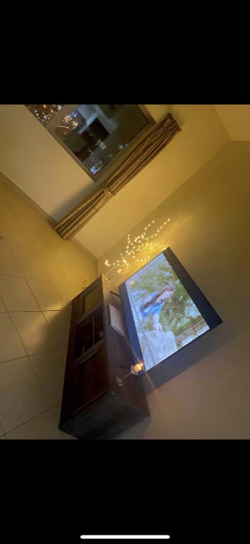 Ladies Luxury pvt room with balcony in high floor Apartment in Dubai