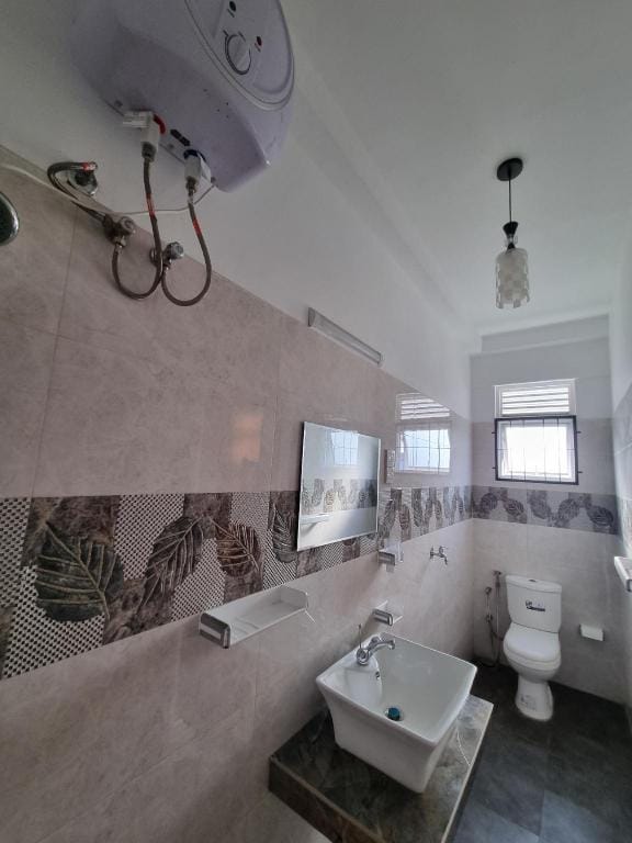 Grand Station Residence (Rose) Apartment in Negombo