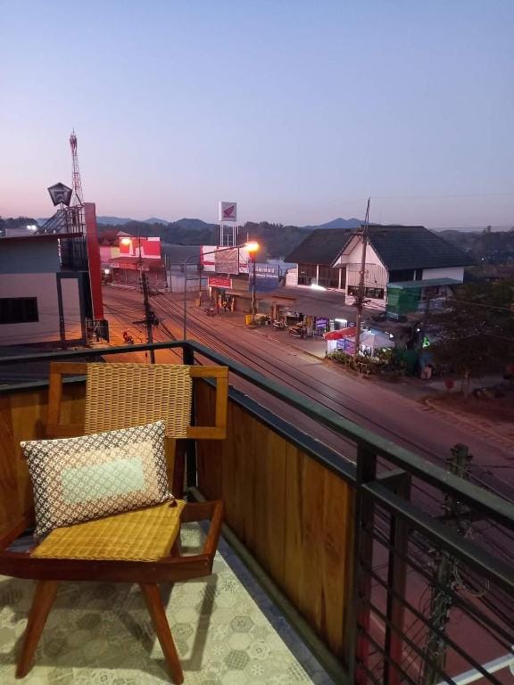 A Night Or Two - Phaya Mengrai(Amphur) Apartment in Laos