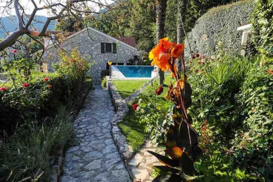 Mountains Villa Budva Villa in Budva Municipality