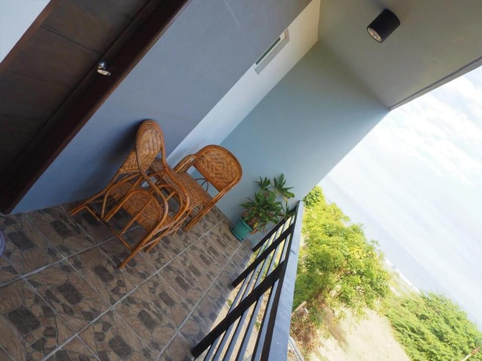 Ocean Breeze  -  Modern Long Stay Studio4 Vacation rental in La Union