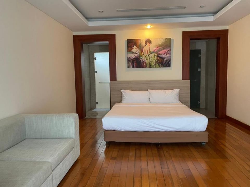 The Ocean Villas 5 Bedroom Private Pool Villa in Hoa Hai
