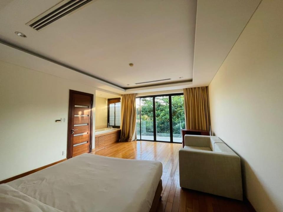 The Ocean Villas 5 Bedroom Private Pool Villa in Hoa Hai